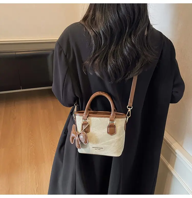 Women's One-Shoulder Luxury Handbag Brown Grey Textured Leather — feature 47