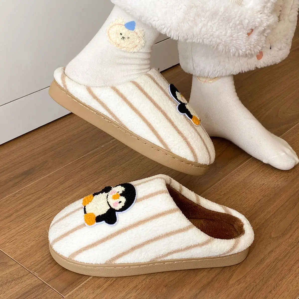 Cute Penguin Embroidered Cotton Slippers for Women — feature 19