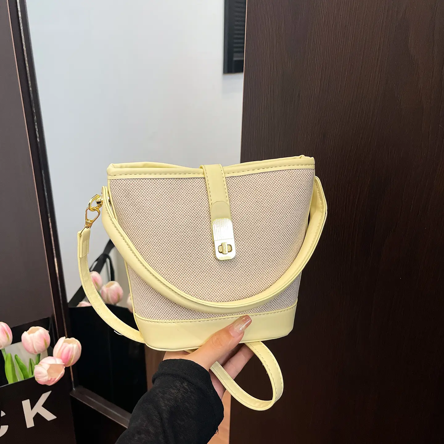 Women's Contrasting Color Handbag Autumn Winter Commuter Bag - Image 8