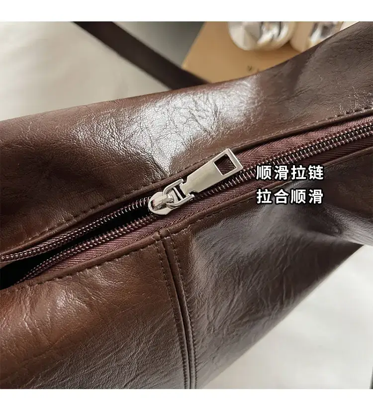 Brown Large Capacity Shoulder Bag for Women — feature 2