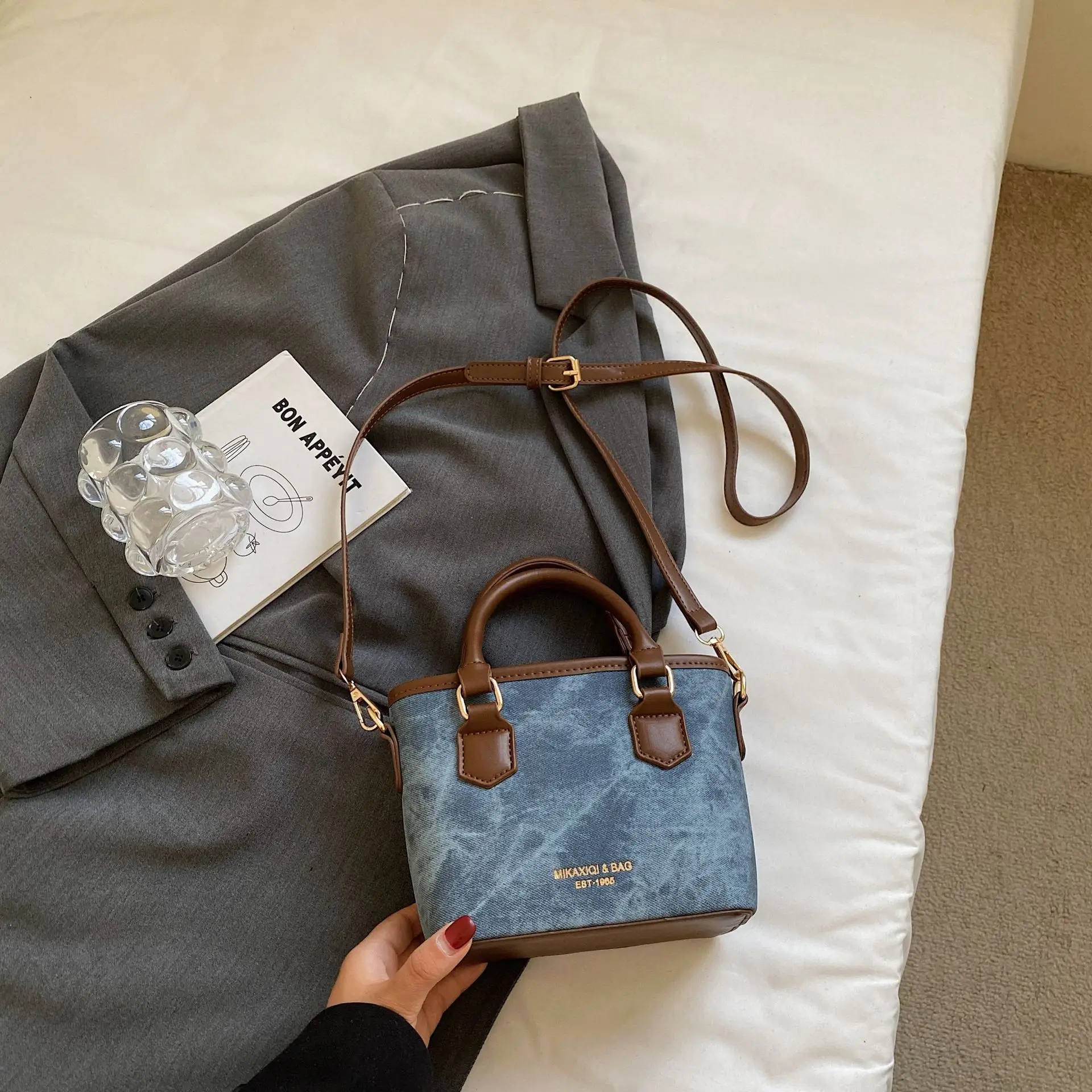 Women Retro Blue Canvas Crossbody Bag with Leather Strap - Image 2