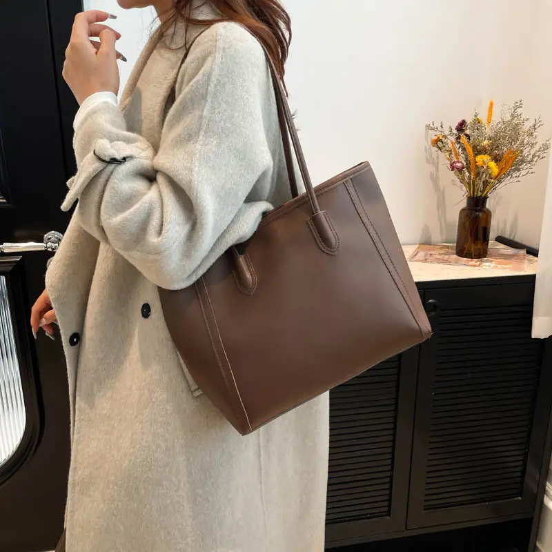 Brown Leather Tote Bag for Women Large Capacity Commuting — feature 21