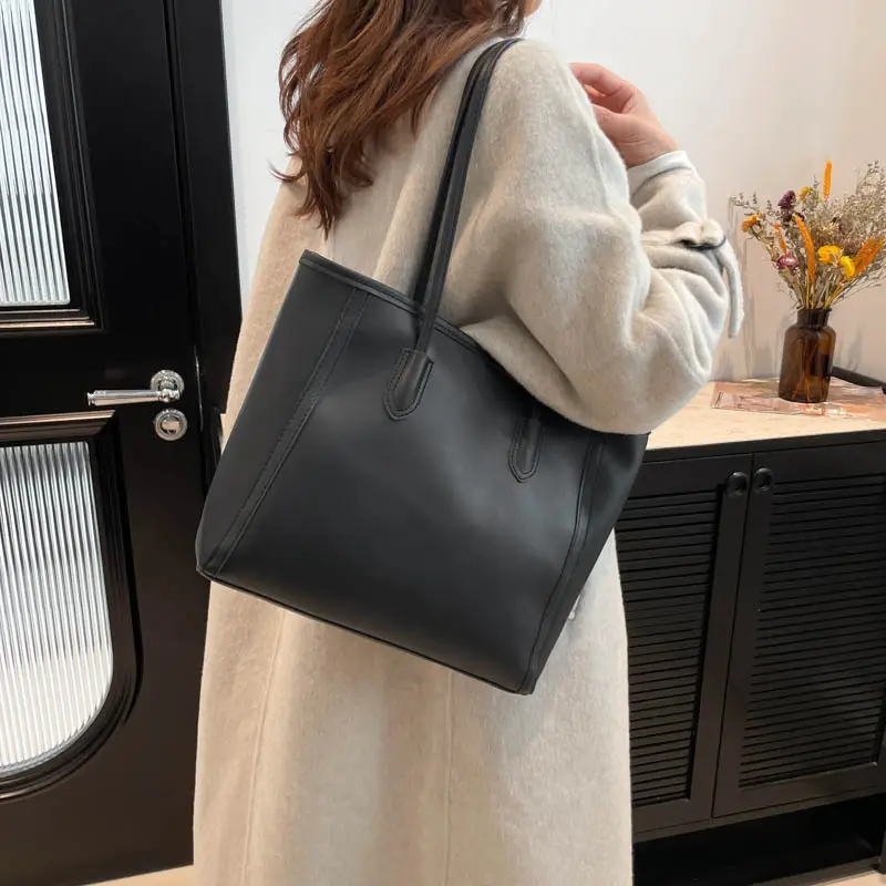 Brown Leather Tote Bag for Women Large Capacity Commuting — feature 22