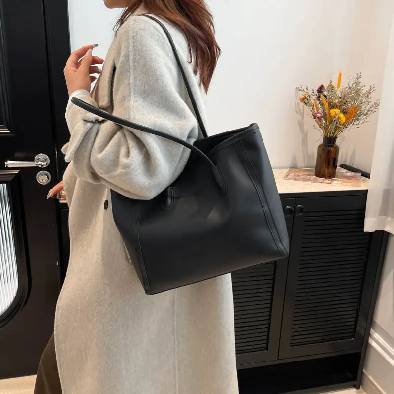 Brown Leather Tote Bag for Women Large Capacity Commuting — feature 23
