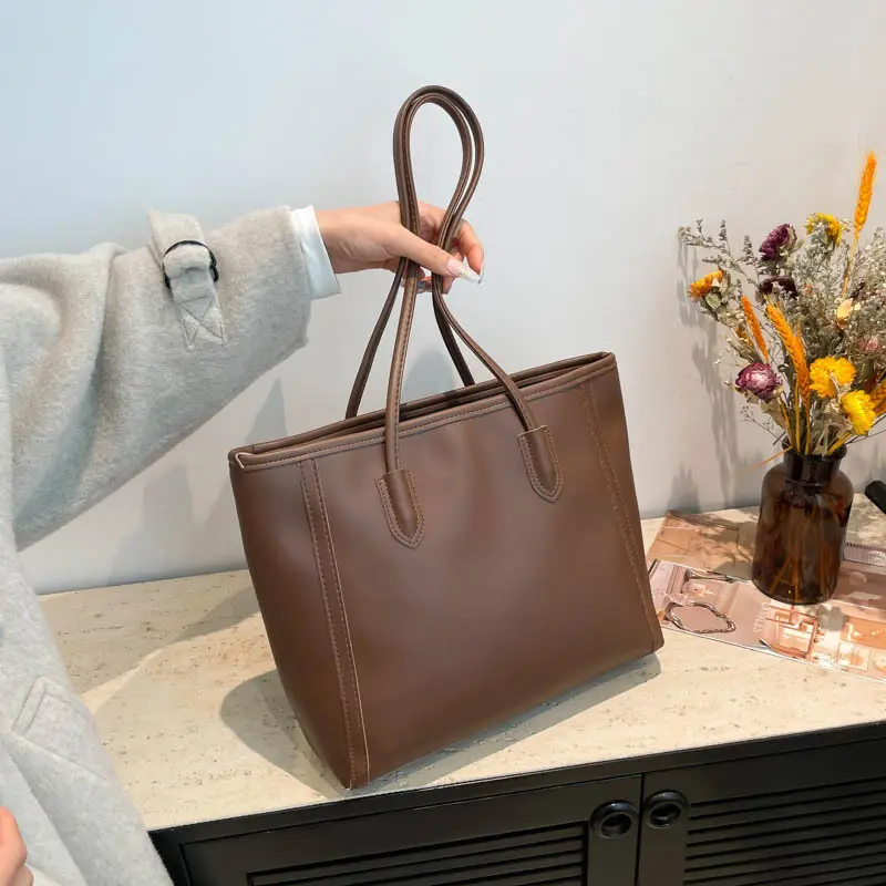 Brown Leather Tote Bag for Women Large Capacity Commuting - Image 3