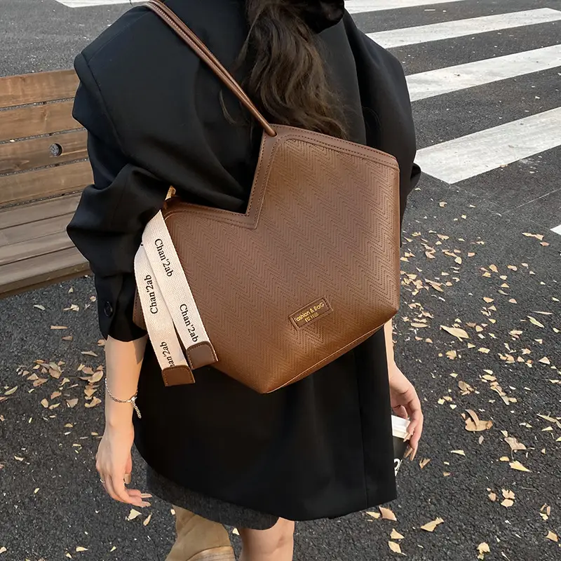 High-End Textured Shoulder Bag for Women Autumn Winter