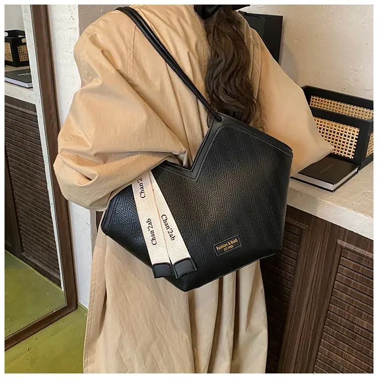 High-End Textured Shoulder Bag for Women Autumn Winter — feature 14