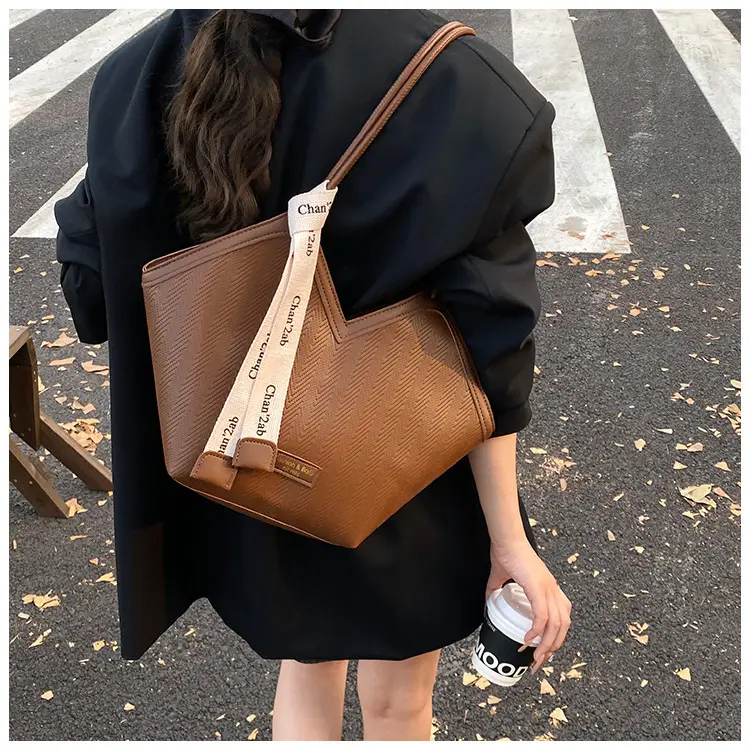 High-End Textured Shoulder Bag for Women Autumn Winter — feature 19