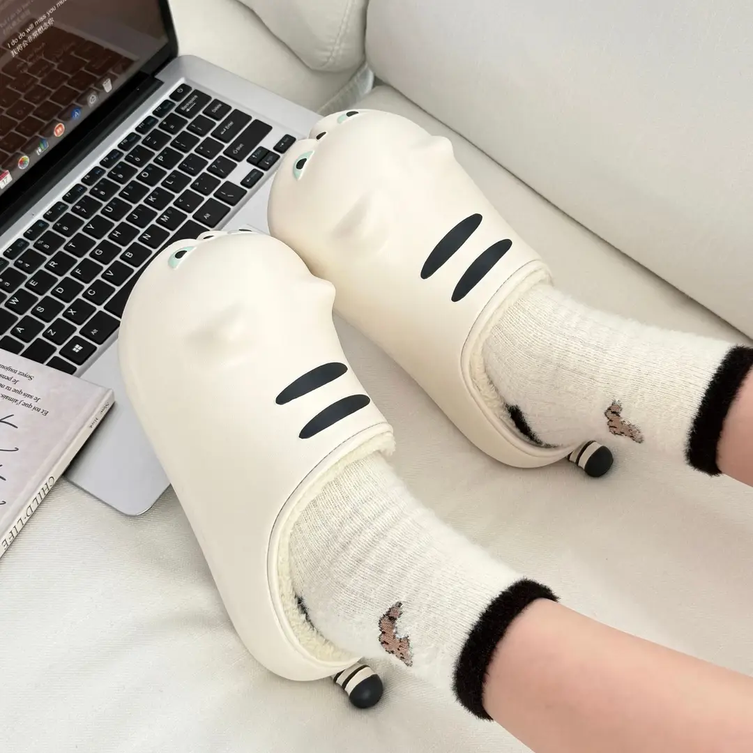 Cute Cartoon Soft-Soled Cat Cotton Slippers for Women to Wear Outside in Winter, Comfortable and Warm Cotton Shoes for Home, Non-Slip and Waterproof — feature 6