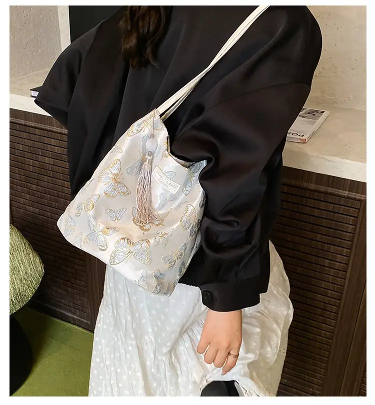 Women Embroidered Butterfly Shoulder Bag Large Capacity Summer Commute — feature 2