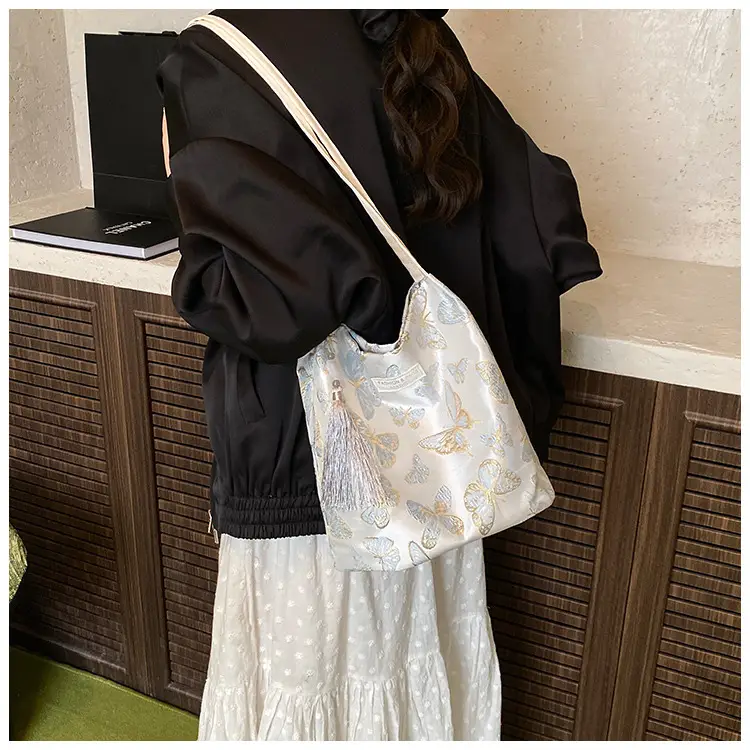Women Embroidered Butterfly Shoulder Bag Large Capacity Summer Commute — feature 7