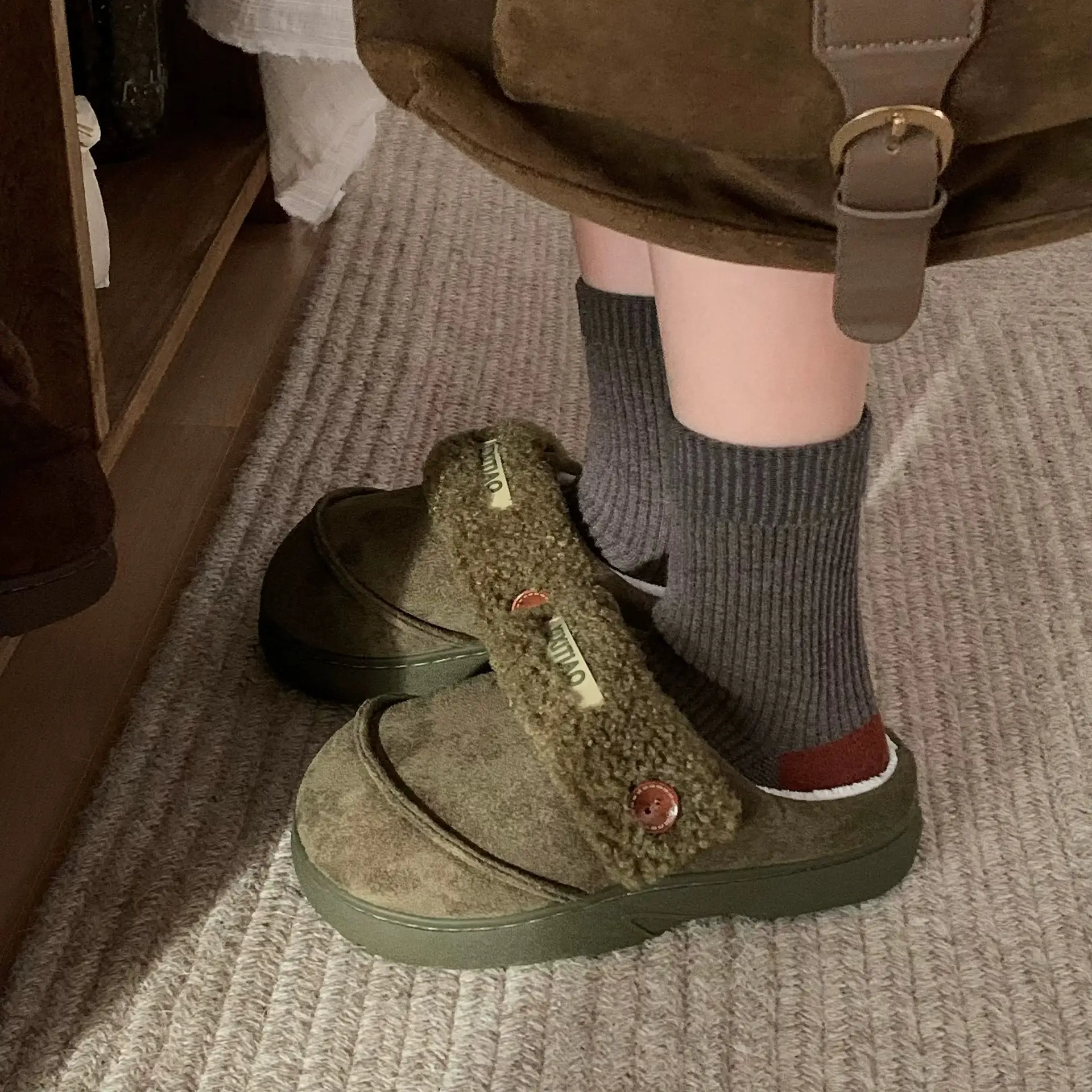 Women Winter Furry Slippers Brown Cross-Border - Image 2