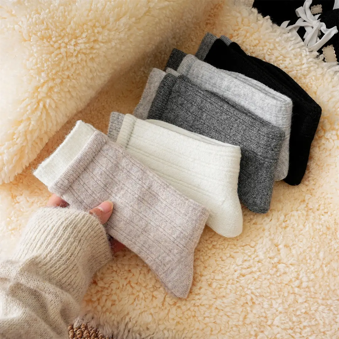Thick Double-Layered Wool Socks for Women, Mid-Calf Length, Autumn and Winter Korean Style, Color-Blocking, High-End Gray, Thickened for Warmth, Slouch Socks for Winter — feature 10