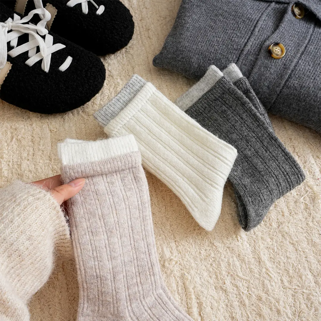 Thick Double-Layered Wool Socks for Women, Mid-Calf Length, Autumn and Winter Korean Style, Color-Blocking, High-End Gray, Thickened for Warmth, Slouch Socks for Winter — feature 6