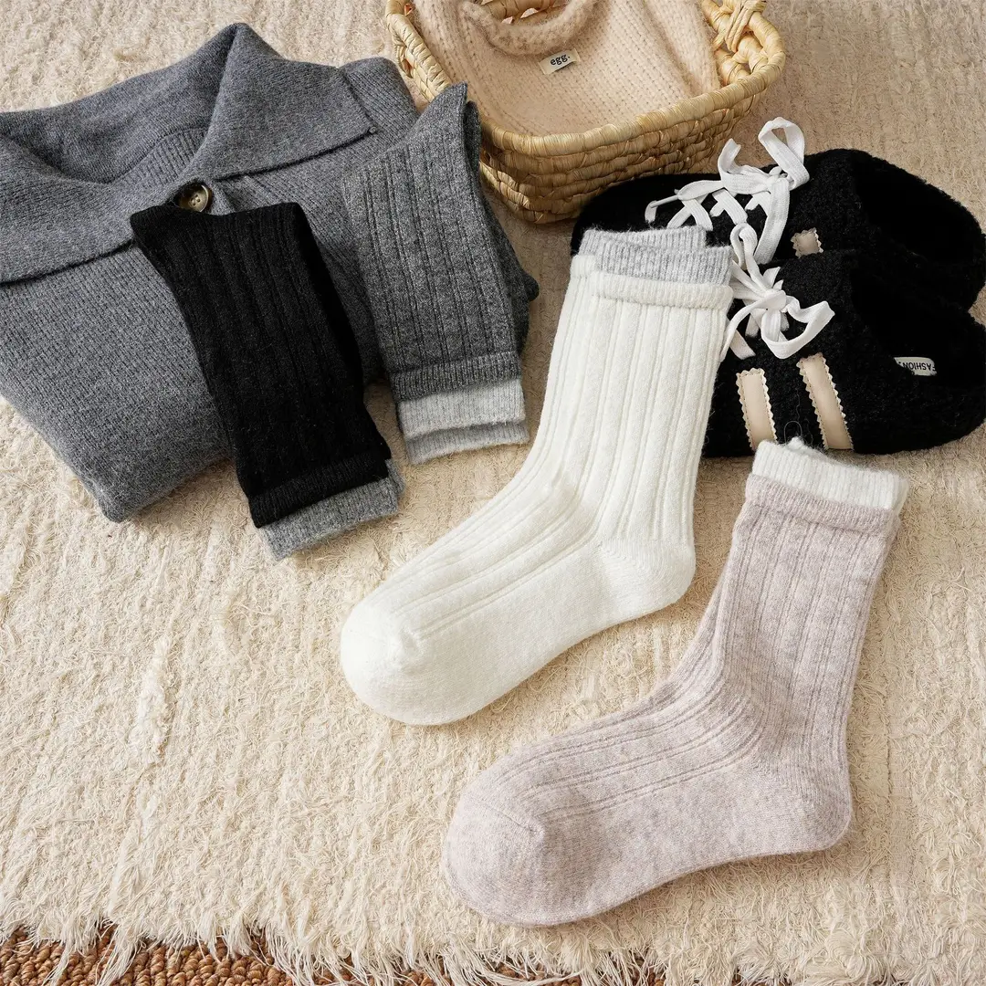 Thick Double-Layered Wool Socks for Women, Mid-Calf Length, Autumn and Winter Korean Style, Color-Blocking, High-End Gray, Thickened for Warmth, Slouch Socks for Winter — feature 7