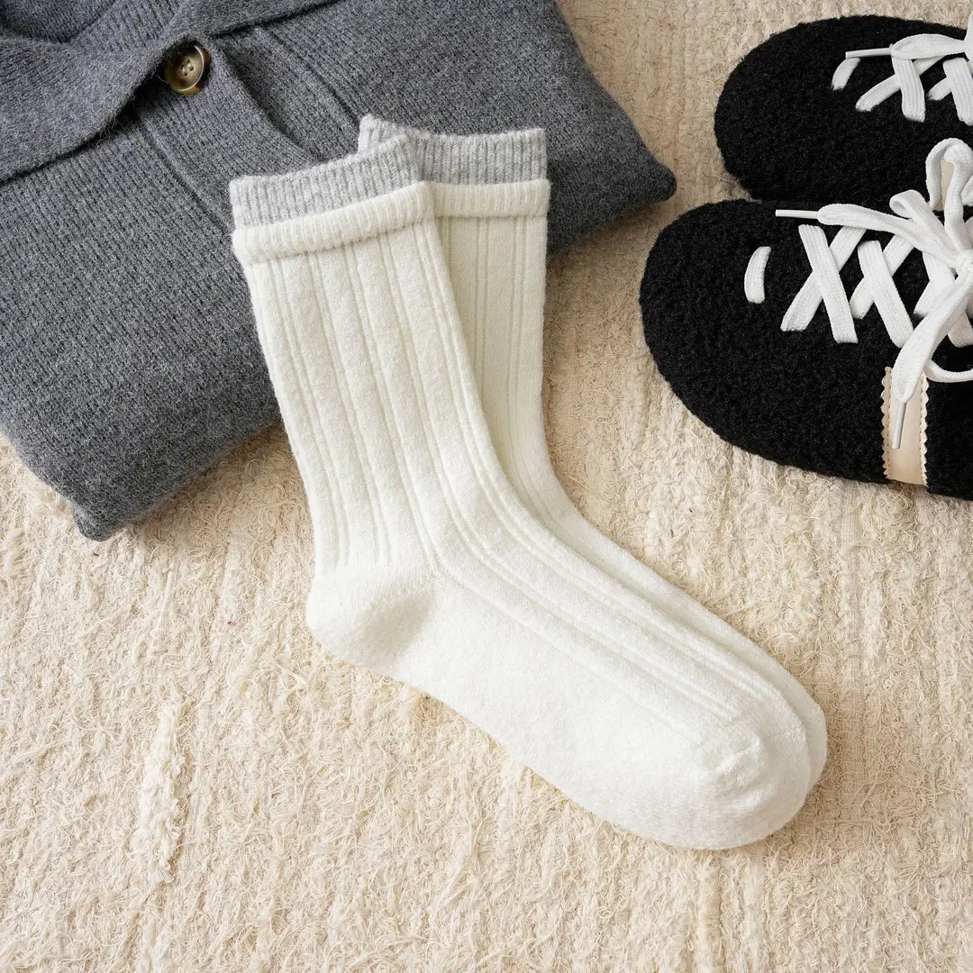 Thick Double-Layered Wool Socks for Women, Mid-Calf Length, Autumn and Winter Korean Style, Color-Blocking, High-End Gray, Thickened for Warmth, Slouch Socks for Winter