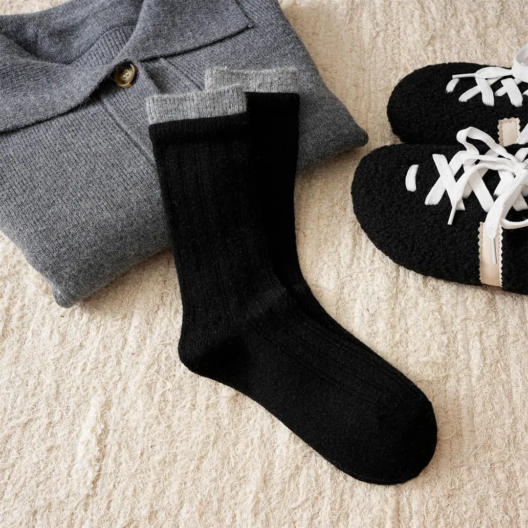 Thick Double-Layered Wool Socks for Women, Mid-Calf Length, Autumn and Winter Korean Style, Color-Blocking, High-End Gray, Thickened for Warmth, Slouch Socks for Winter
