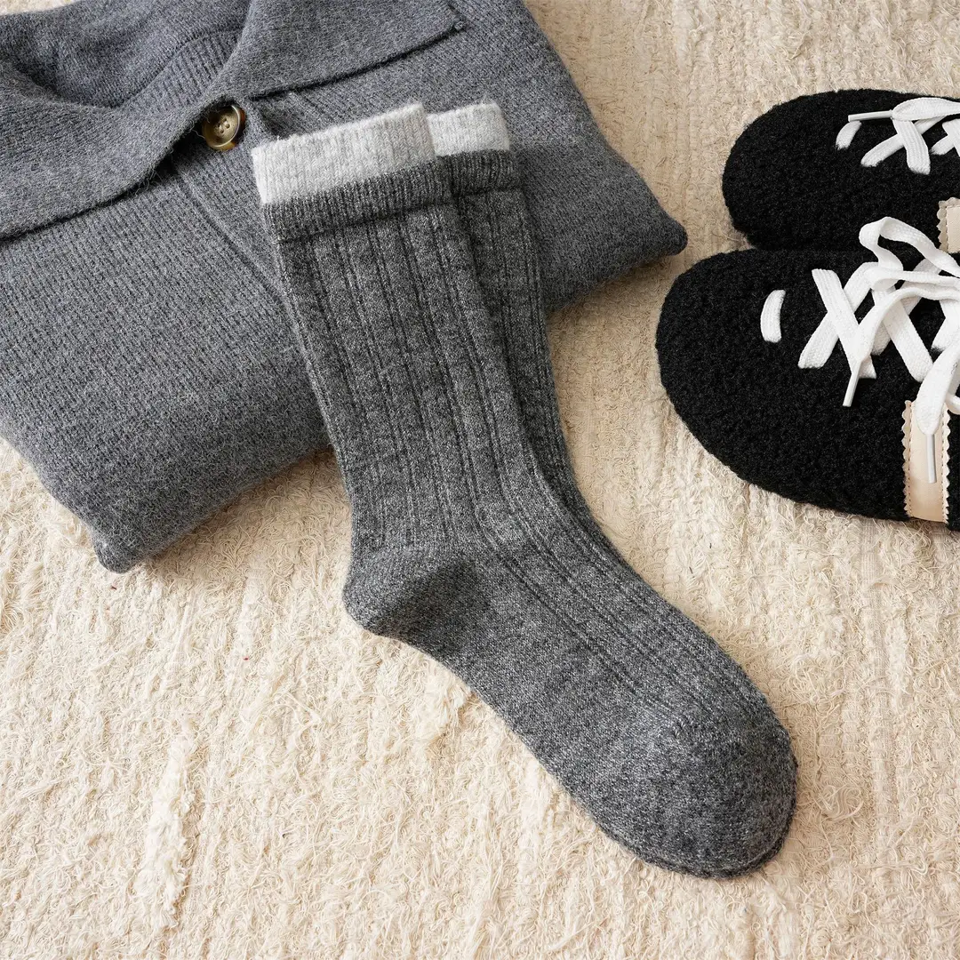 Thick Double-Layered Wool Socks for Women, Mid-Calf Length, Autumn and Winter Korean Style, Color-Blocking, High-End Gray, Thickened for Warmth, Slouch Socks for Winter