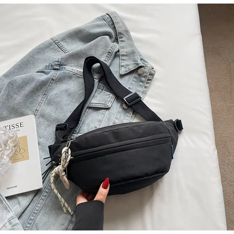 Black Canvas Crossbody Bag for Women 2026 — feature 28
