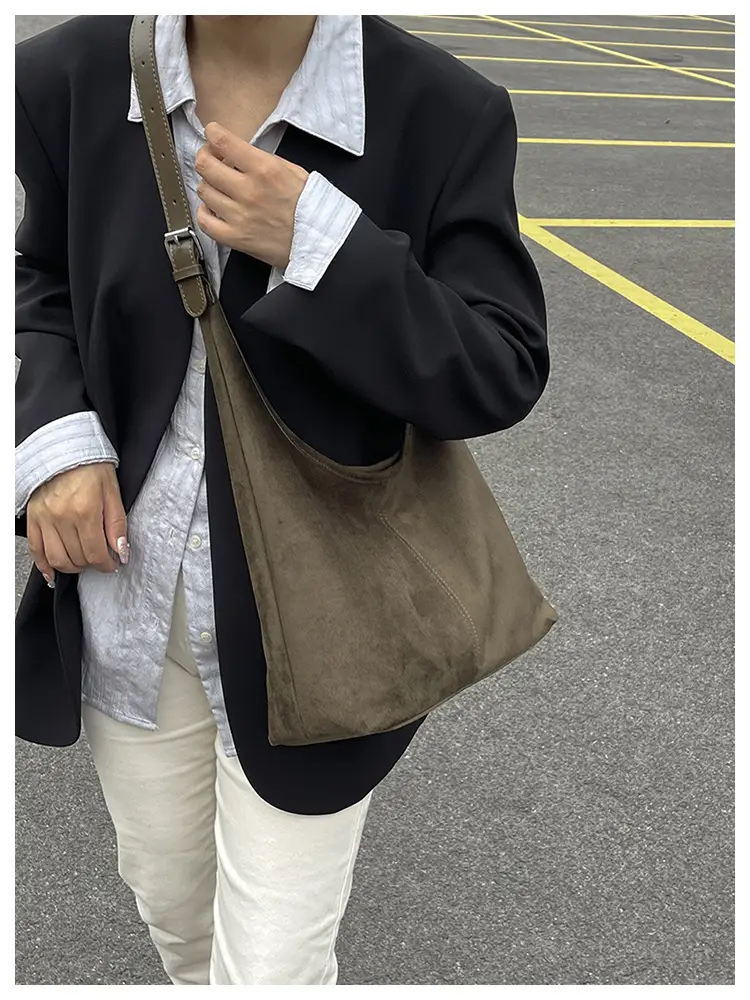2025 Textured Brown Shoulder Bag Large Capacity — feature 17