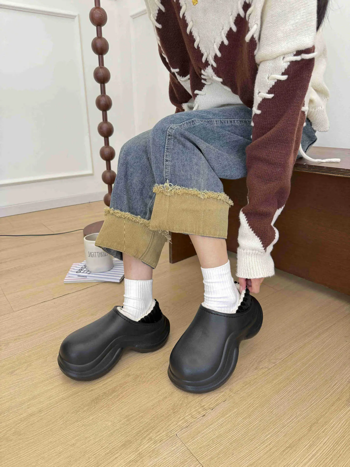 Women's Ultra-Thick Black Slipper Warm Winter — feature 10