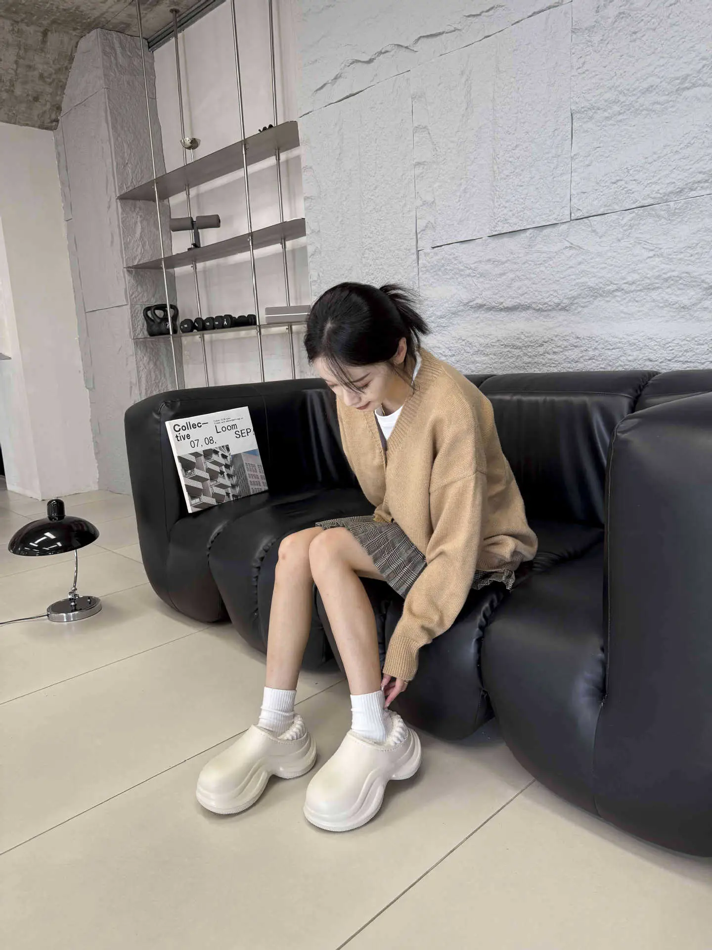 Women's Ultra-Thick Black Slipper Warm Winter — feature 2
