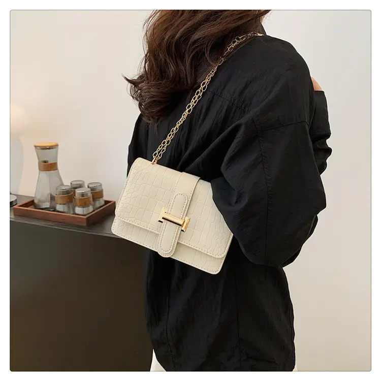 Black Chain Shoulder Bag for Women — feature 25
