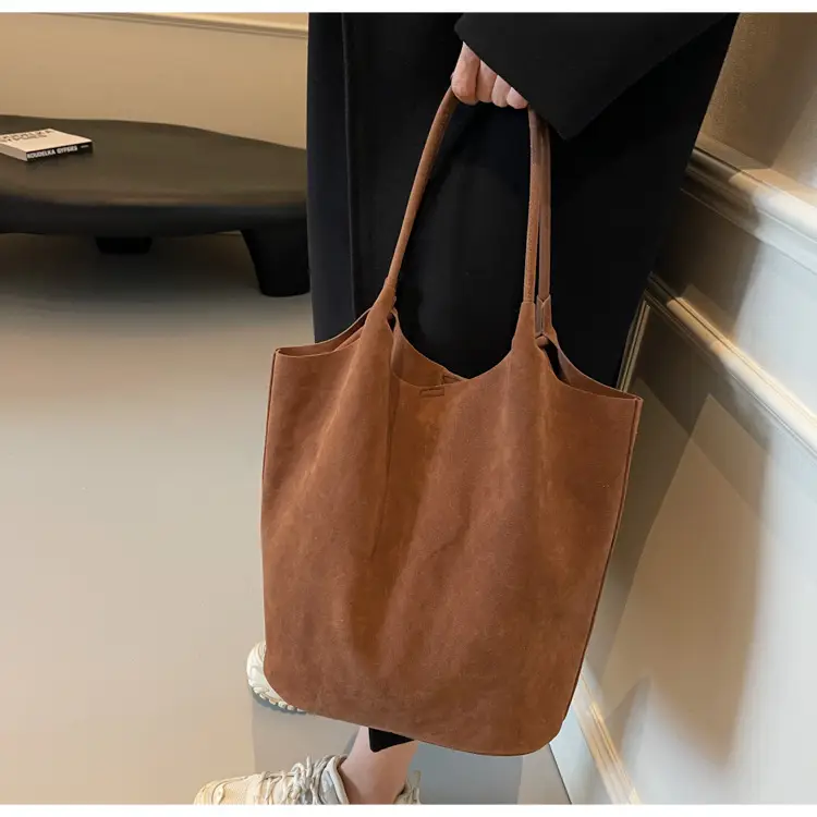 Women's Suede Shoulder Bag Large Capacity Brown — feature 10