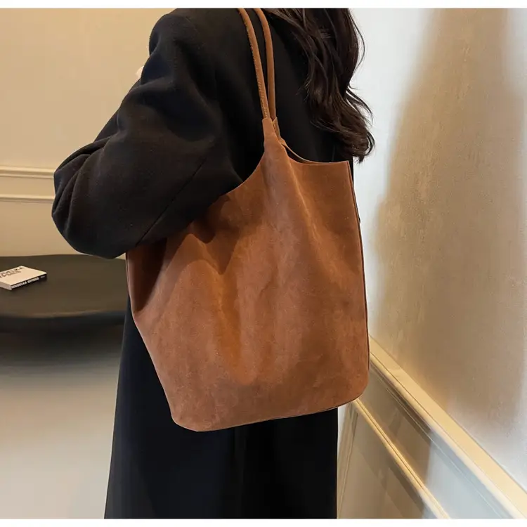 Women's Suede Shoulder Bag Large Capacity Brown — feature 11