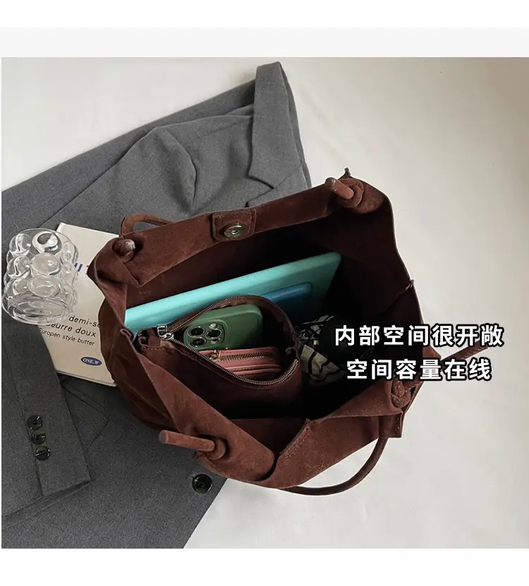 Women's Suede Shoulder Bag Large Capacity Brown — feature 5