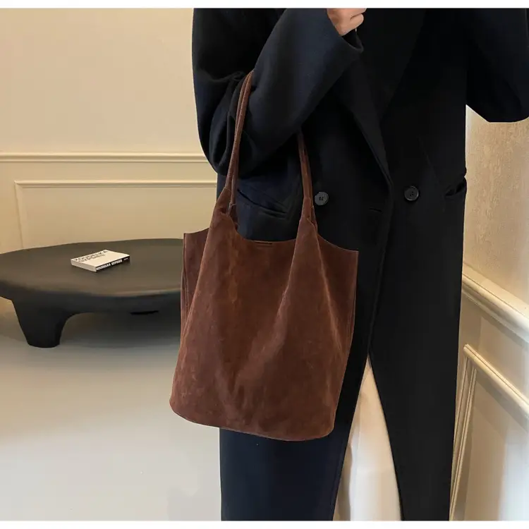 Women's Suede Shoulder Bag Large Capacity Brown — feature 7