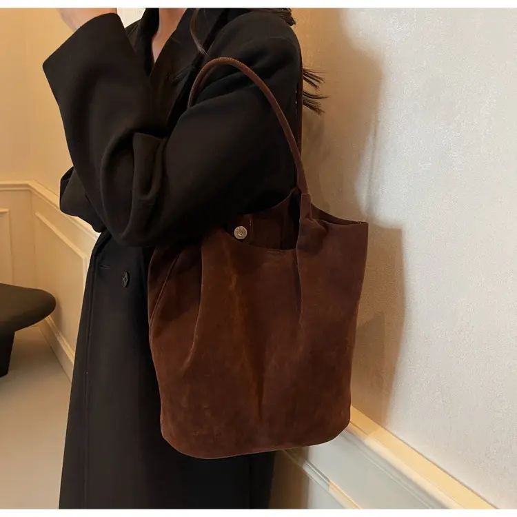 Women's Suede Shoulder Bag Large Capacity Brown — feature 8