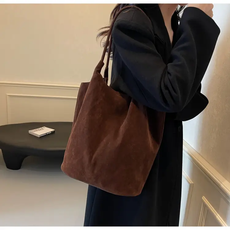 Women's Suede Shoulder Bag Large Capacity Brown — feature 9