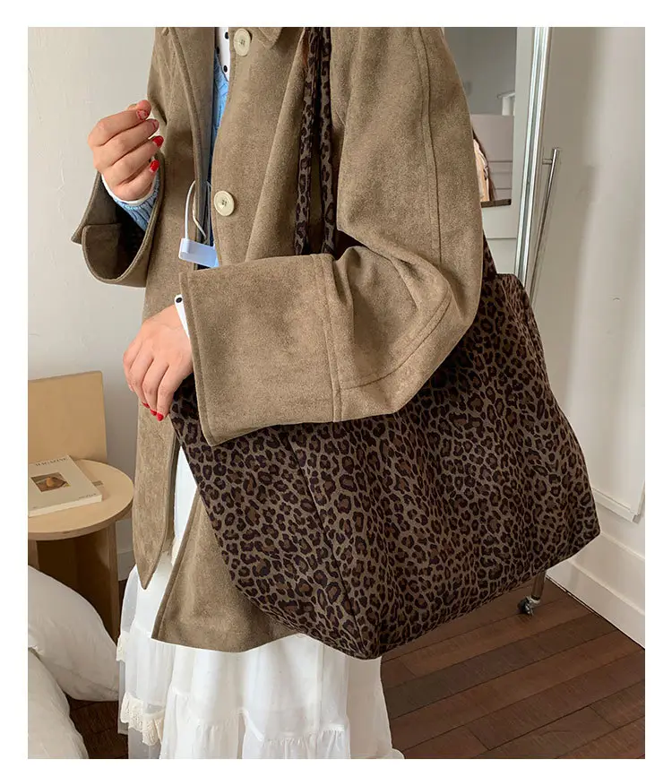 Leopard Print Large Capacity Women's Tote Bag — feature 10