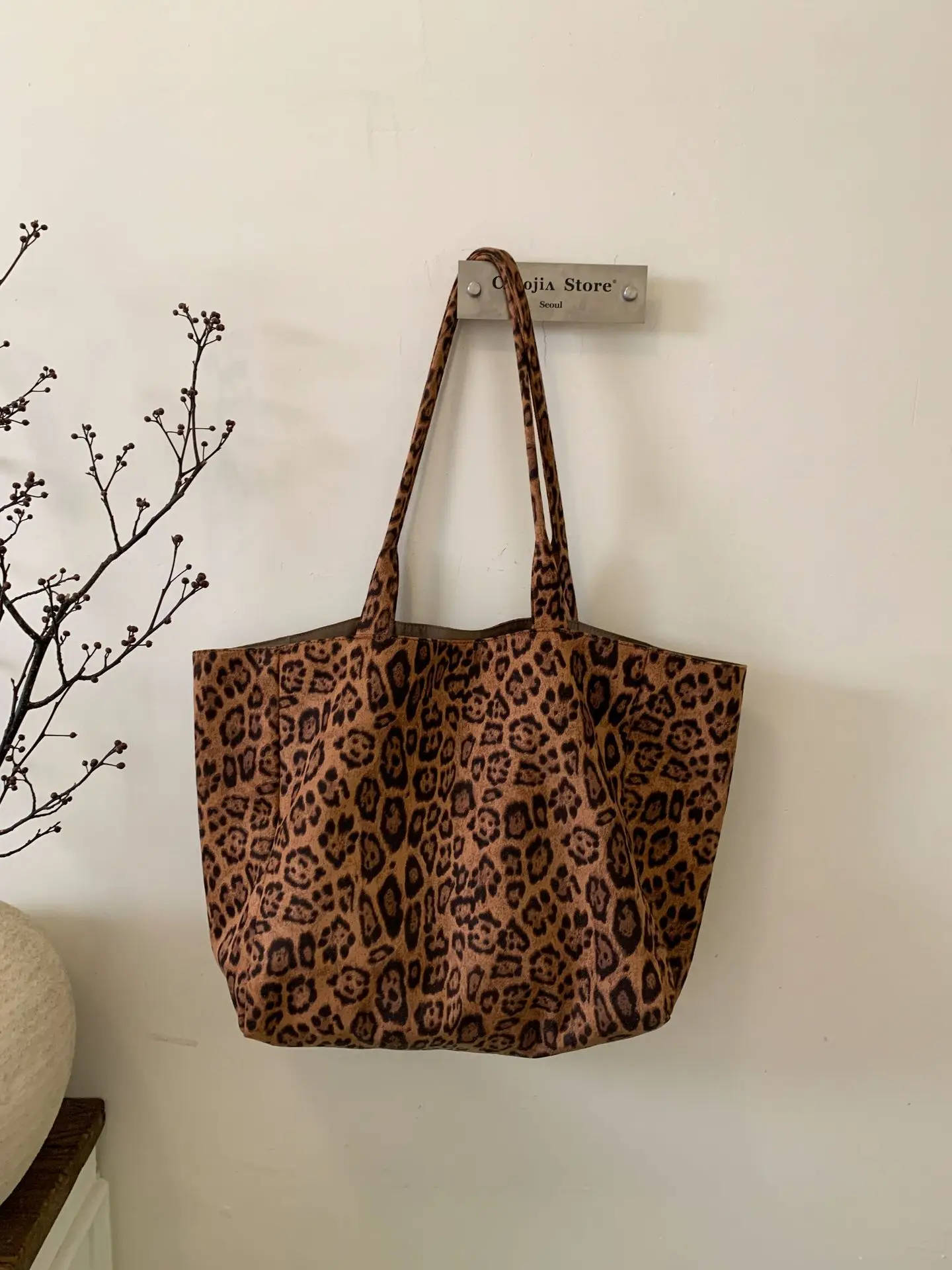 Leopard Print Large Capacity Women's Tote Bag - Image 2