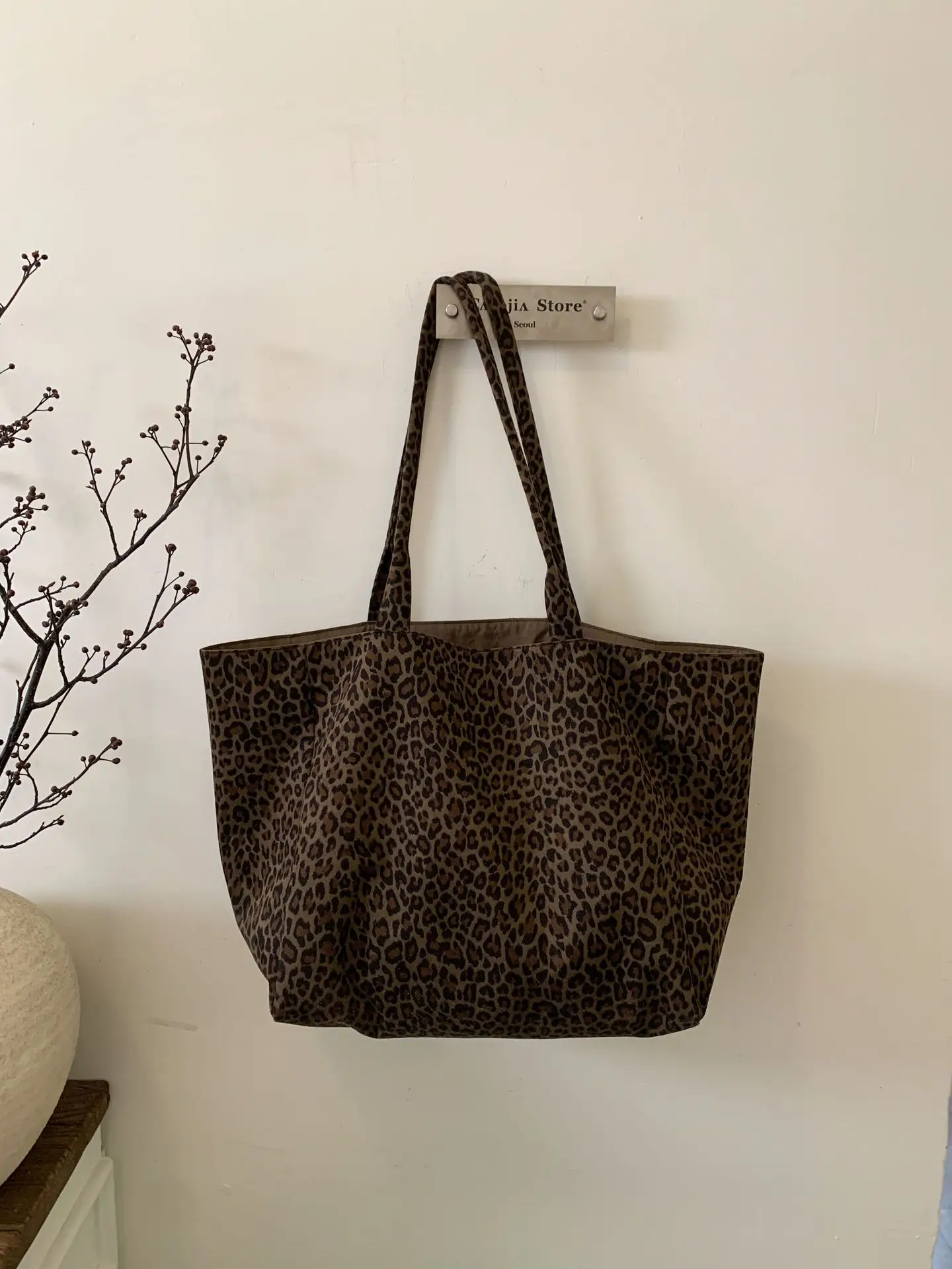 Leopard Print Large Capacity Women's Tote Bag - Image 3
