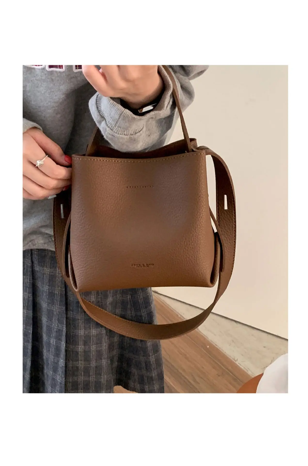 Women Retro Satchel Bag Brown Leather 2025 — feature 14