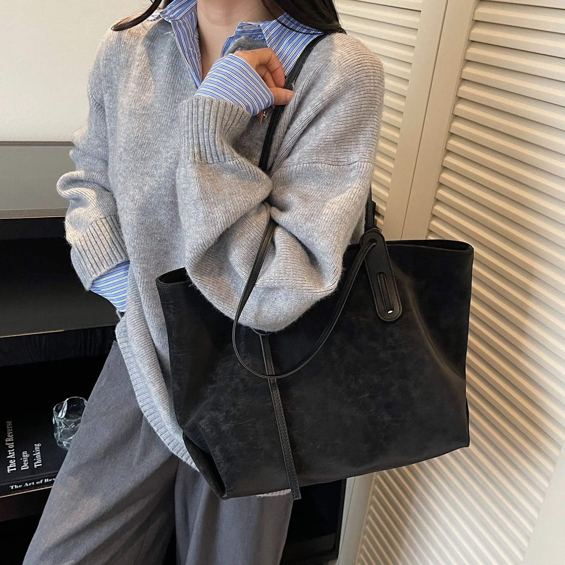 Brown Retro Suede Women's Large Shoulder Bag - Image 5