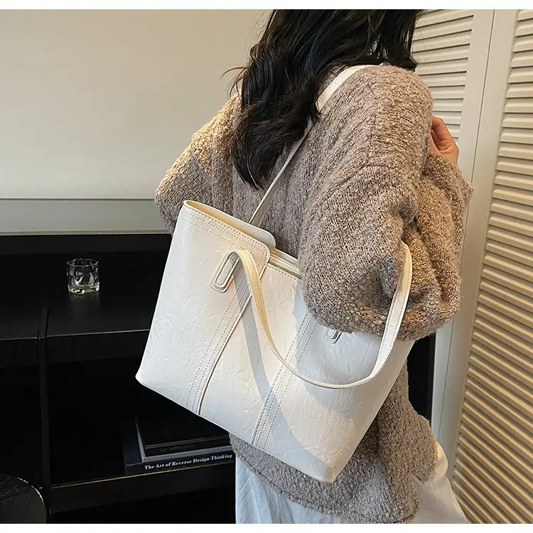 Large Capacity Leather Shoulder Bag for Women 2025 — feature 16
