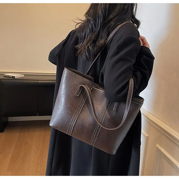 Large Capacity Leather Shoulder Bag for Women 2025 — feature 4