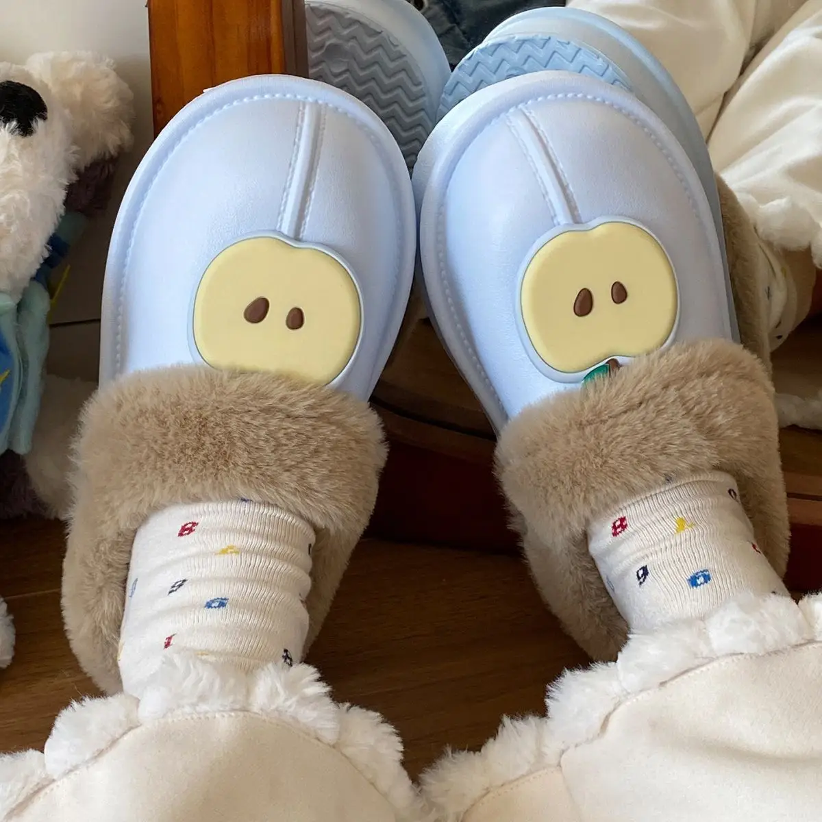 Warm Fleece Lined Women's Winter Slippers Black — feature 33