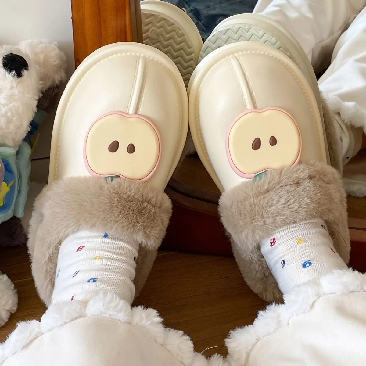 Warm Fleece Lined Women's Winter Slippers Black — feature 34