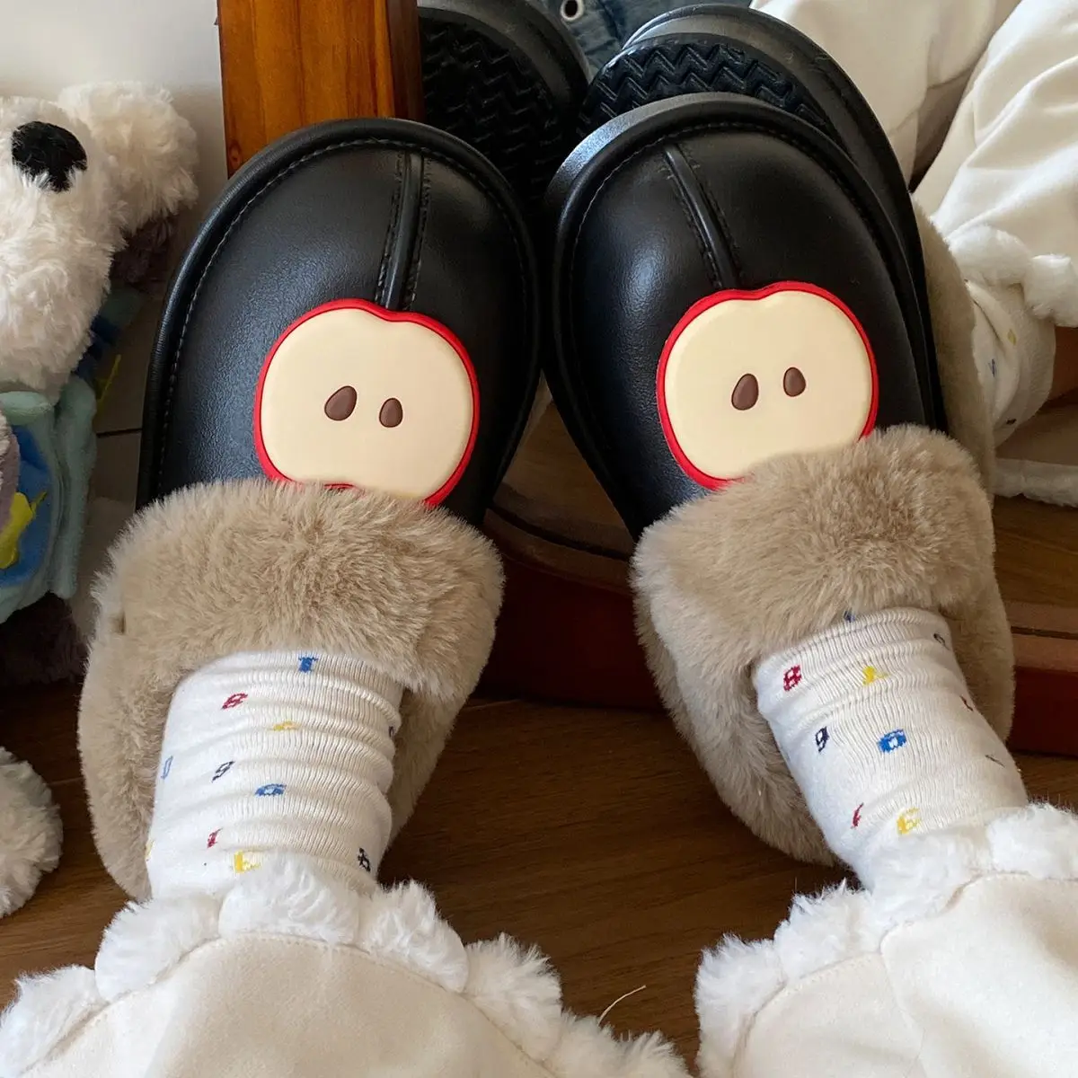 Warm Fleece Lined Women's Winter Slippers Black — feature 35
