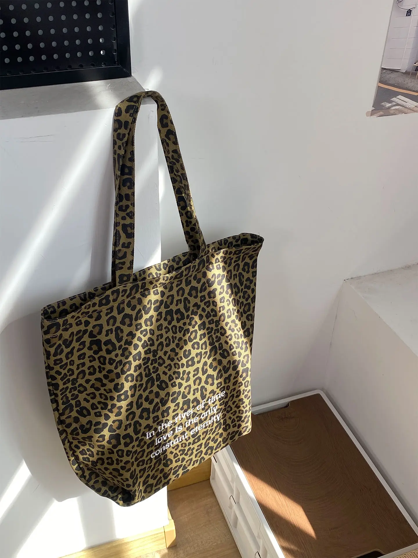 Leopard Print Large Cap Bag Korean Canvas Shoulder Tote — feature 10