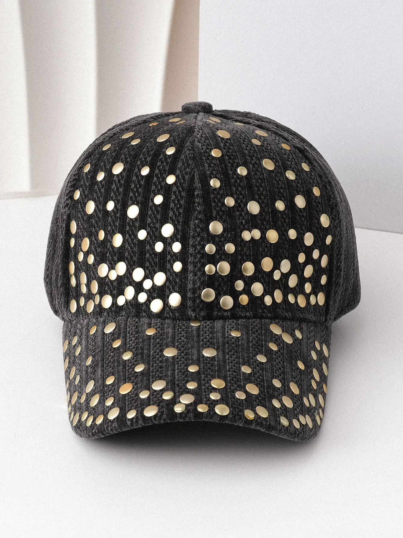 White Embroidered Baseball Cap Winter Outdoor Casual — feature 3