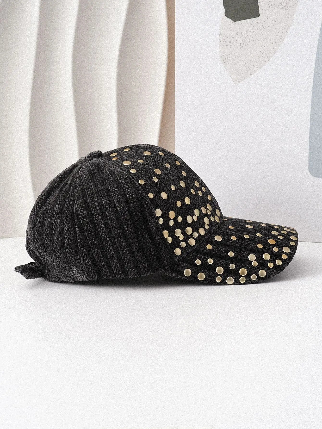 White Embroidered Baseball Cap Winter Outdoor Casual — feature 4