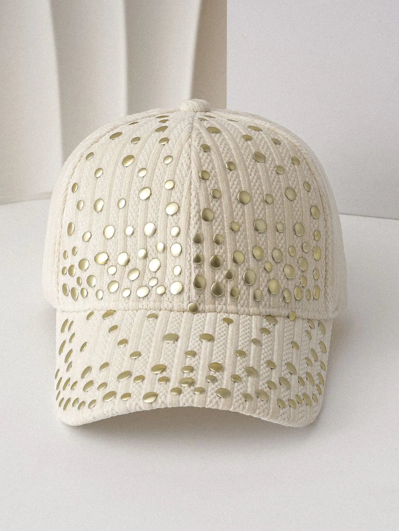 White Embroidered Baseball Cap Winter Outdoor Casual — feature 9