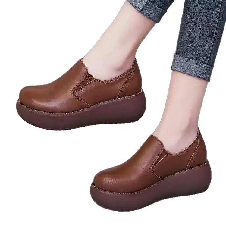 Mom's Platform Shoes Women's Casual Shoes 2025 Autum New Versatile Wedge Heels Retro Thick-Soled Non-Slip Leather Shoes - Image 6