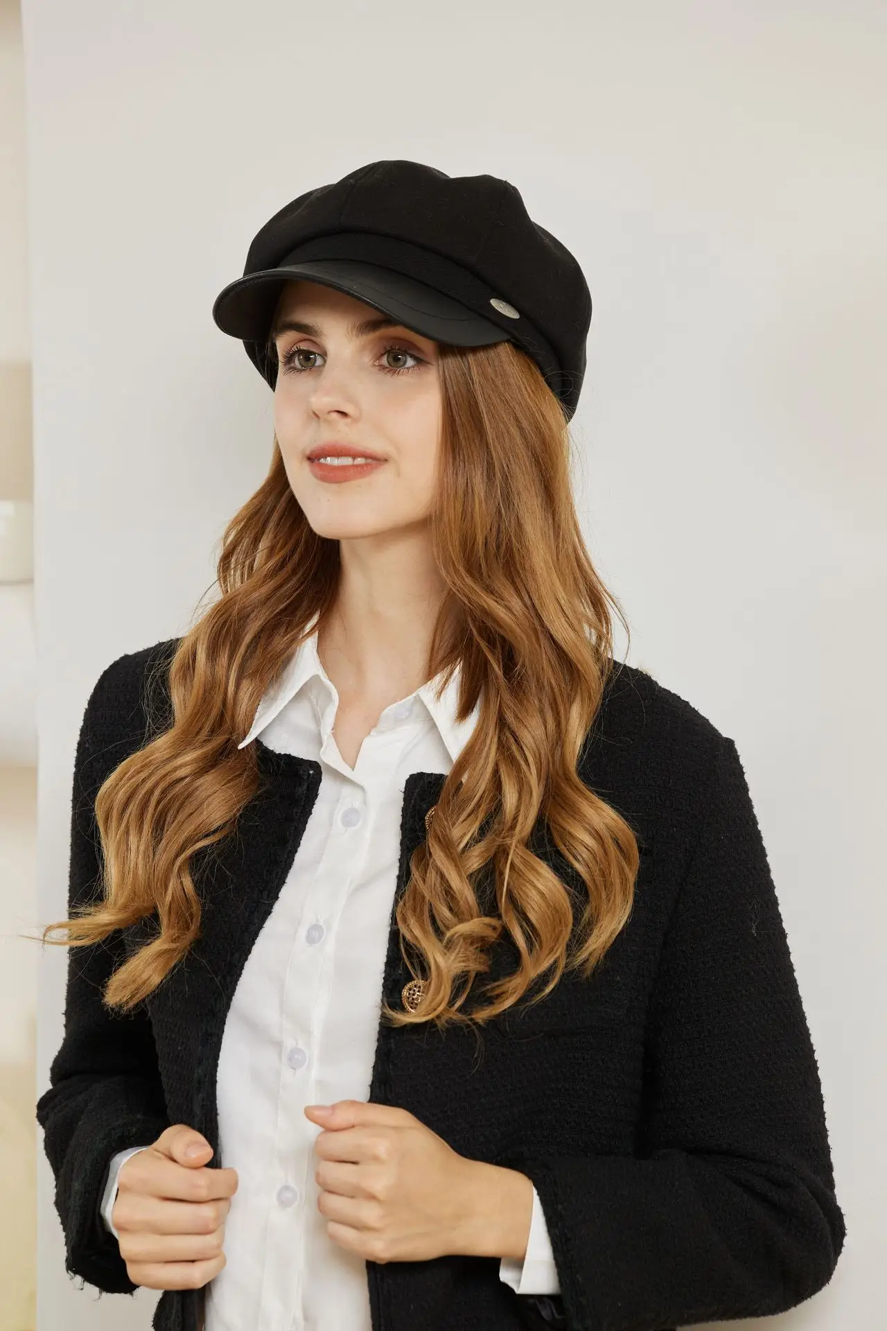 Women Duckbill Beret Black Korean Style — feature 7