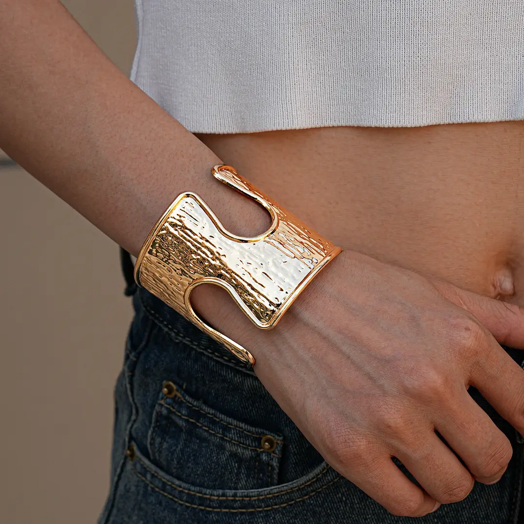 European and American Heavy Metal Pleated Hollow Round Open Bracelet Arm Ring Niche High-End Cross-Border Personalized Hand Jewelry — feature 11